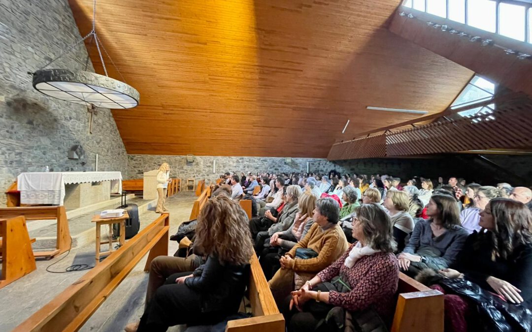 Gran acogida de la conferencia hecha por Silvia Congost en Baqueira