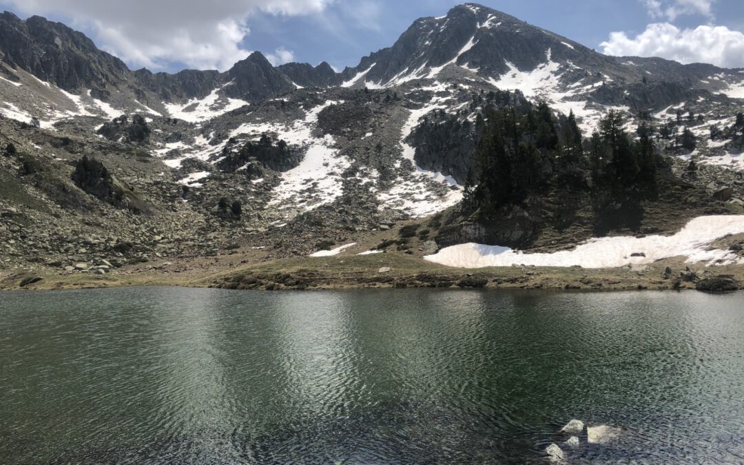 Naut Aran promueve rutas de senderismo en verano para todas las edades